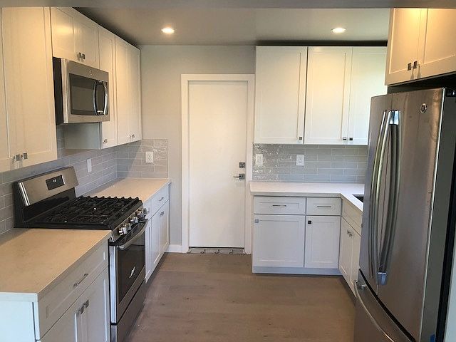 1st image of 638 Larchmont Dr