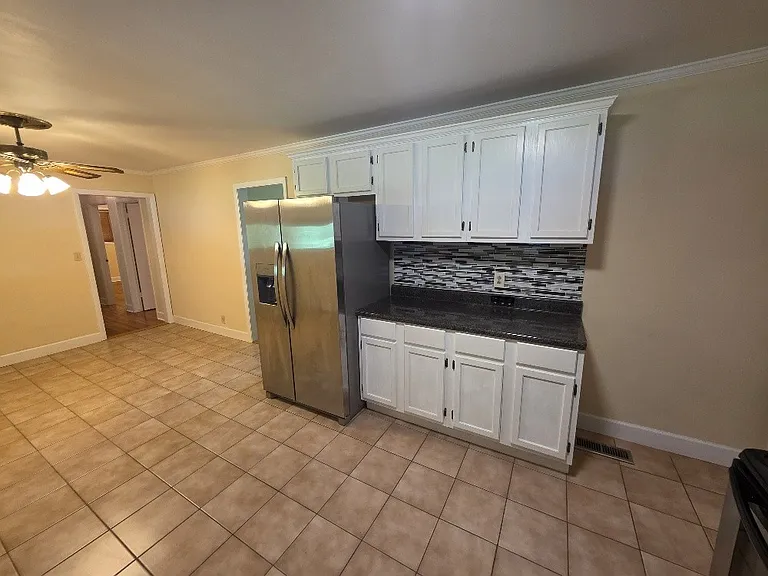 4935 Rawlings Rd — Photo 7
