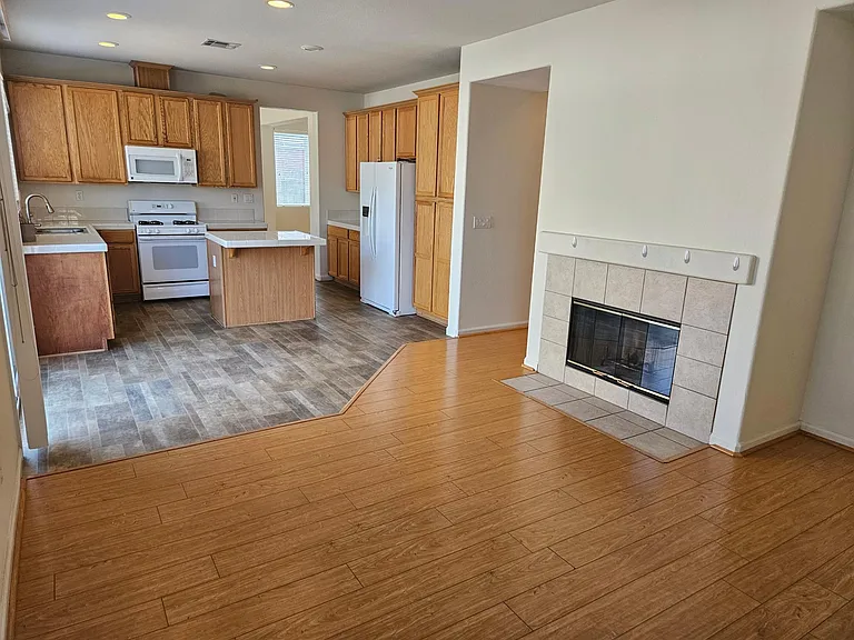 624 Aiello St — Photo 13