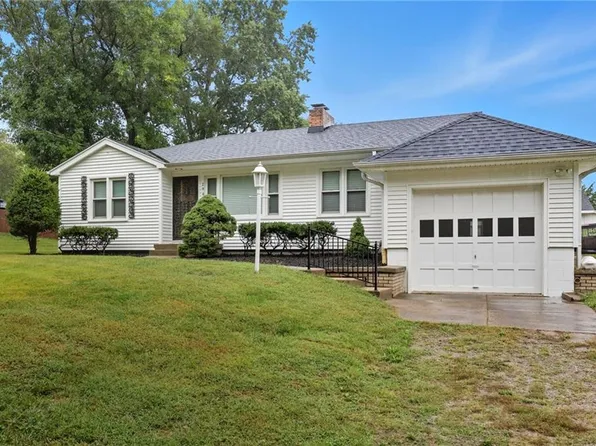 2943 NE Walnut Rd, Kansas City, MO 64117