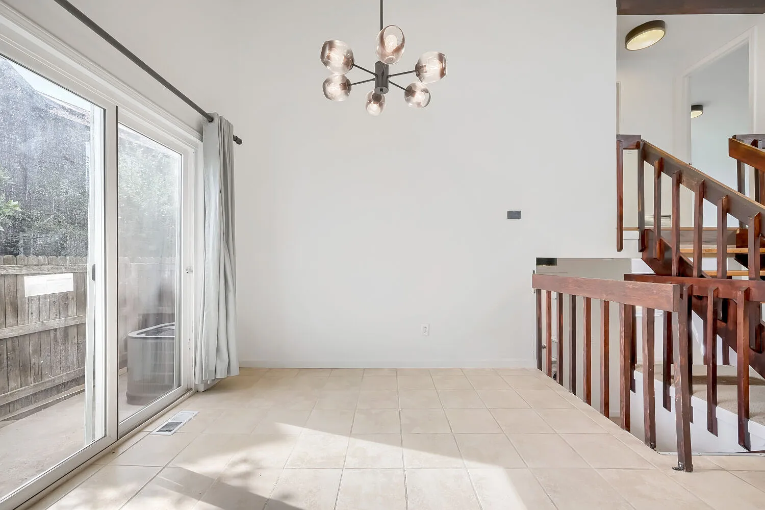 3 bed, 1196 sqft, $2,600 — Photo 3