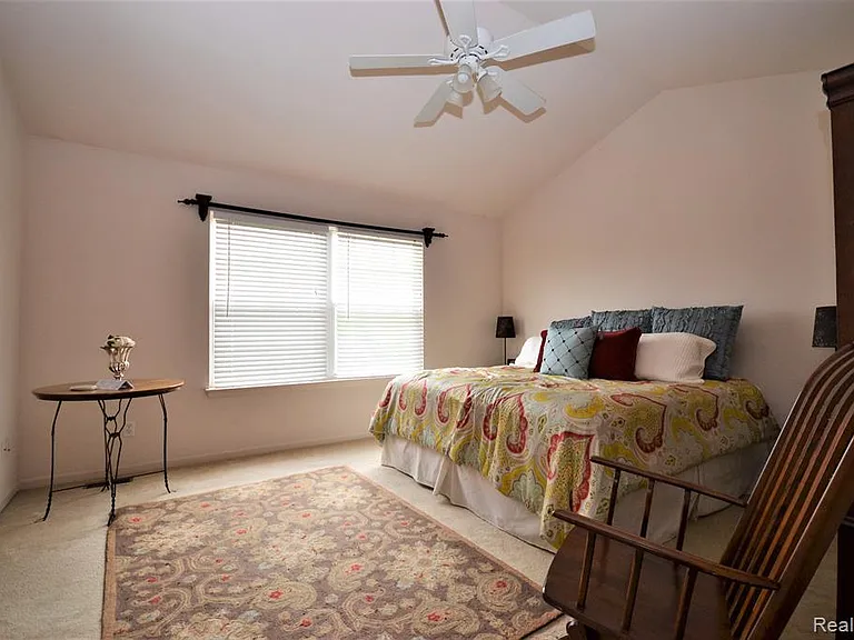4890 Spring Meadow Dr — Photo 13