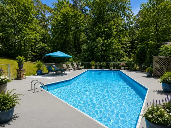 503 Loveman Ln, Dalton, GA 30720
