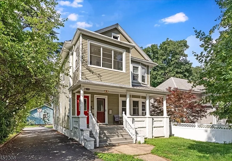 20 Howe Ave #2 — Photo 3