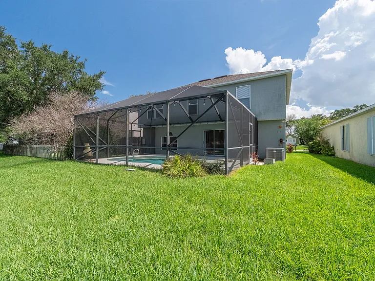 2081 Brookshire Cir — Photo 42