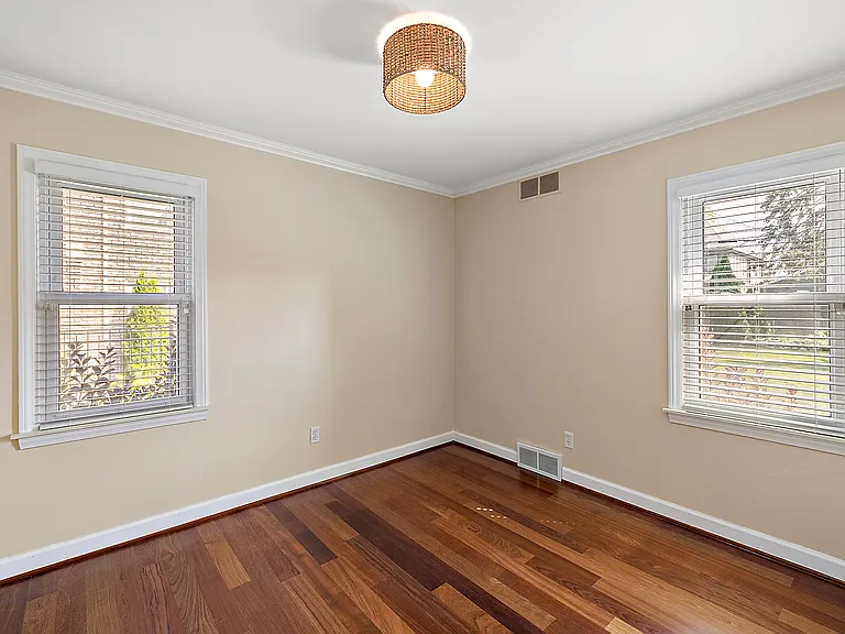 2546 Dorchester Rd — Photo 11