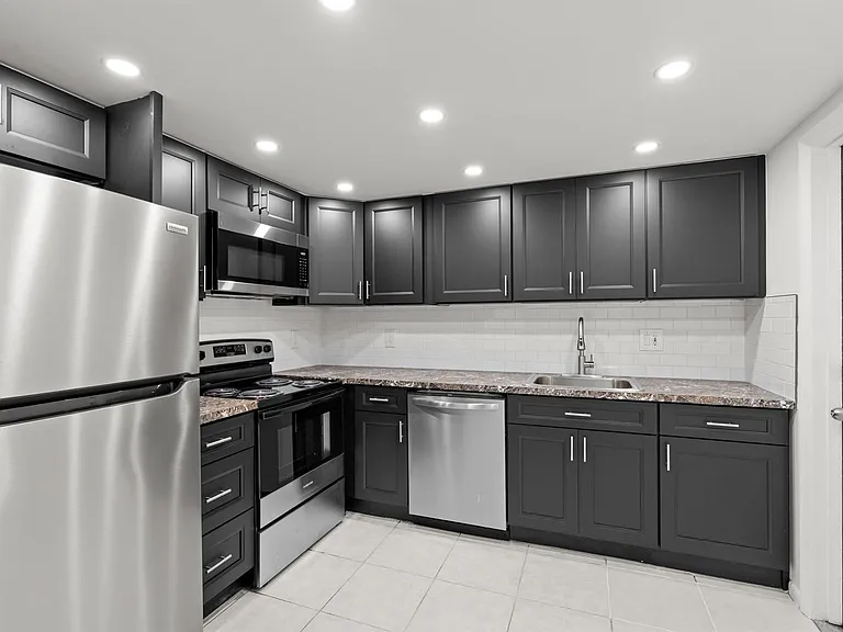 626 NW 13th St #310 — Photo 3