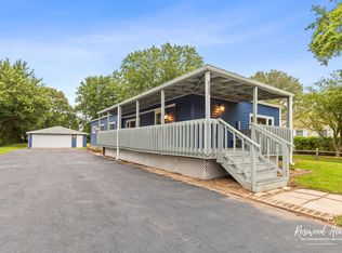 520 W Bergera Rd, Braidwood, IL 60408