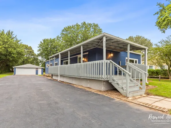 520 W Bergera Rd, Braidwood, IL 60408