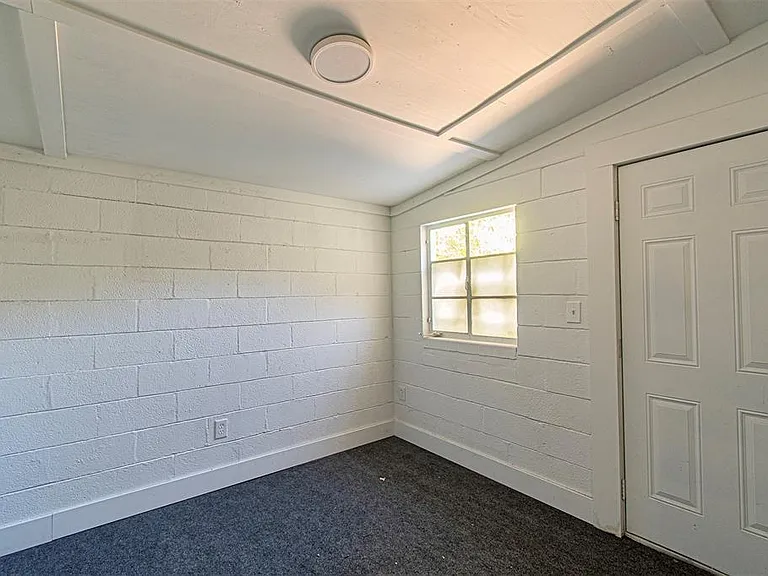 618 Crescent St — Photo 18