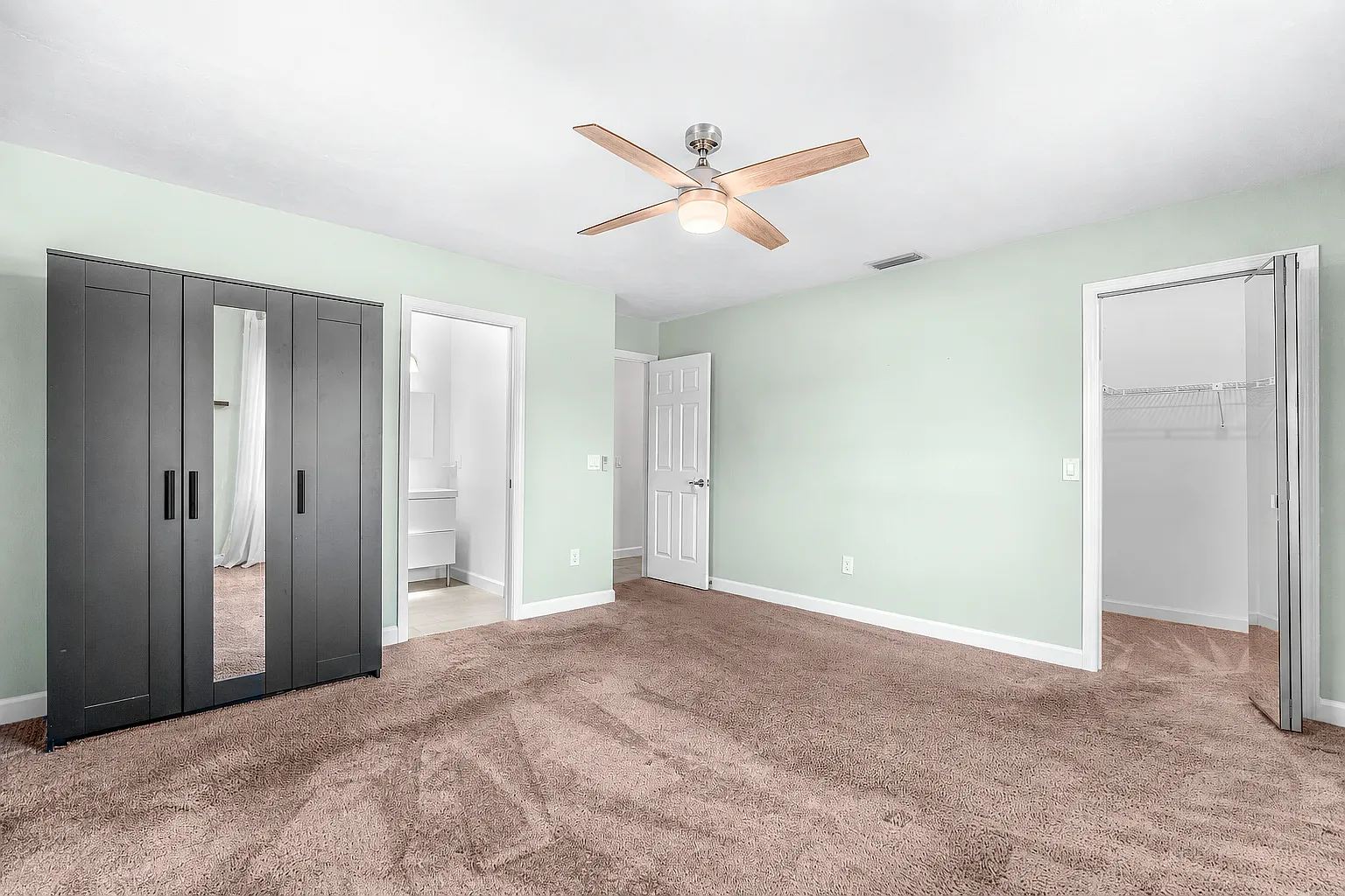 3 bed, 2188 sqft, $2,595 — Photo 3