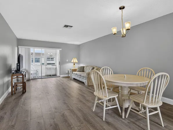 2703 Dudley Drive W #H, West Palm Beach, FL 33415