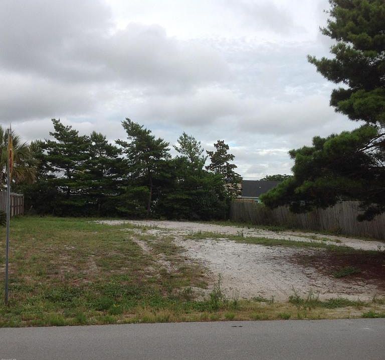 1st image of 334 Twin Lakes Dr