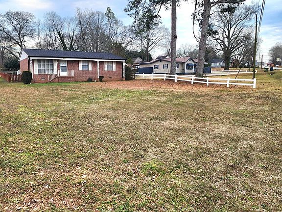 3rd image of 1026 Jackson Rd