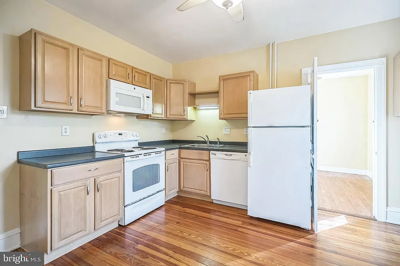 3 bed, 1600 sqft, $2,000 — Photo 1