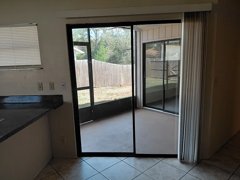 1402 Pleasant Oak Ln #1402 — Photo 3