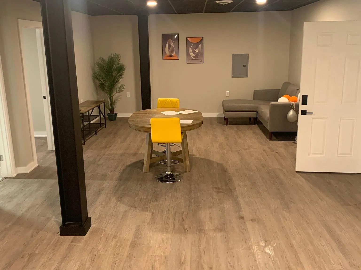 2 bed, 1000 sqft, $1,200 — Photo 2
