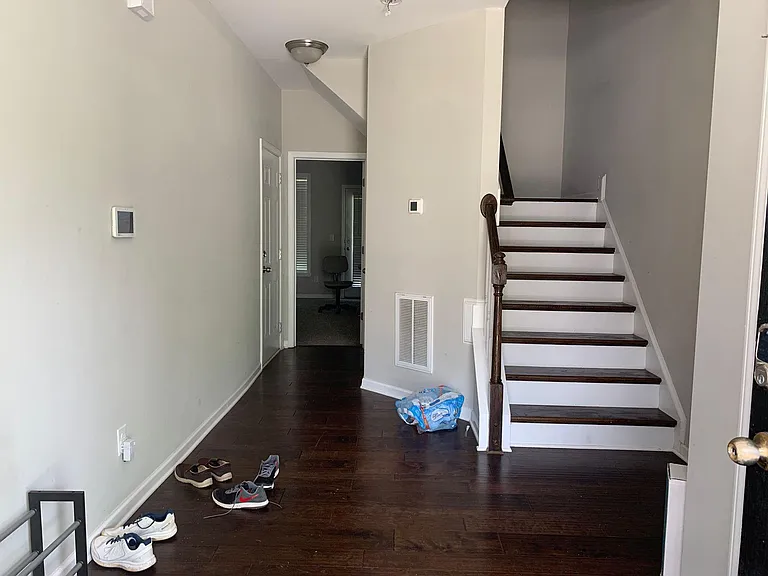 1121 Myers Point Dr — Photo 5