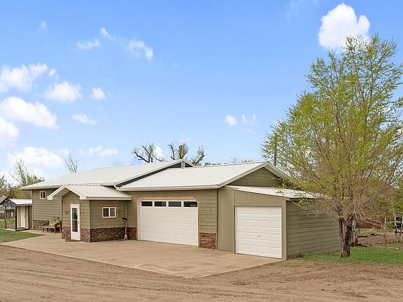 3rd image of 663 5th Ave N