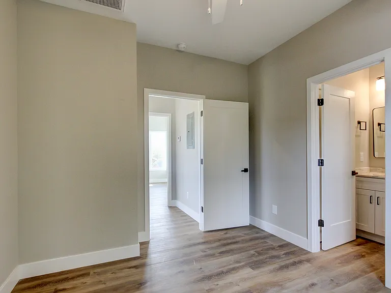 226 3rd St #226 — Photo 21