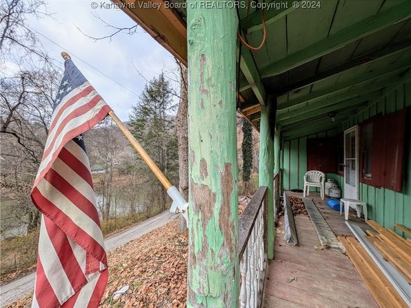 4841 Elk River Rd, Procious, WV 25164