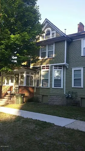 1241 4th St Photo 1