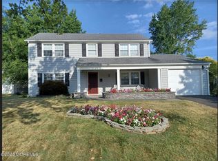 206 Deerfield Ln, Aberdeen, NJ