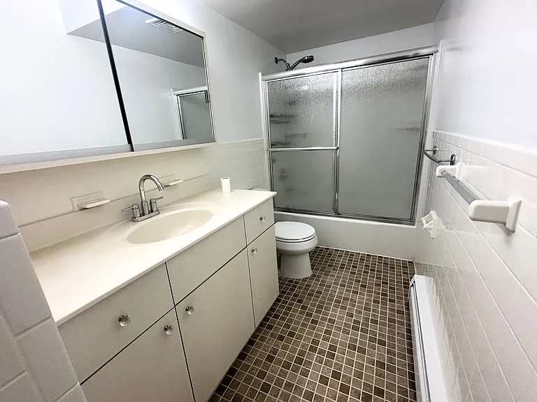 61-26 164th St #2A — Photo 7