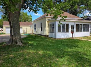 1315 6th Ave, Holdrege, NE 68949