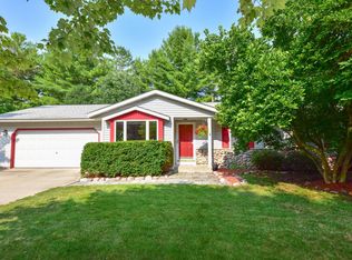 W200N16485 Pine Dr, Jackson, WI 53037