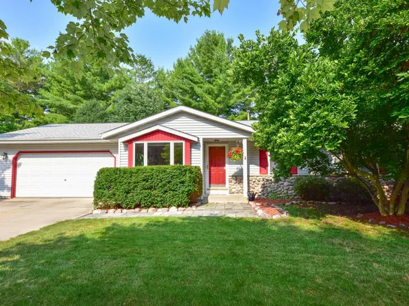 W200N16485 Pine DRIVE, Jackson, WI 53037