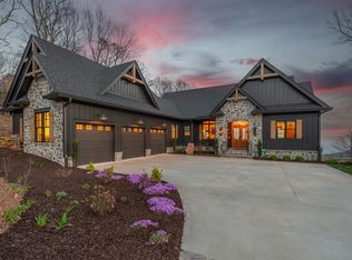 8 Raven Rd, Landrum, SC 29356