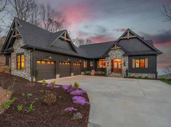 8 Raven Rd, Landrum, SC 29356