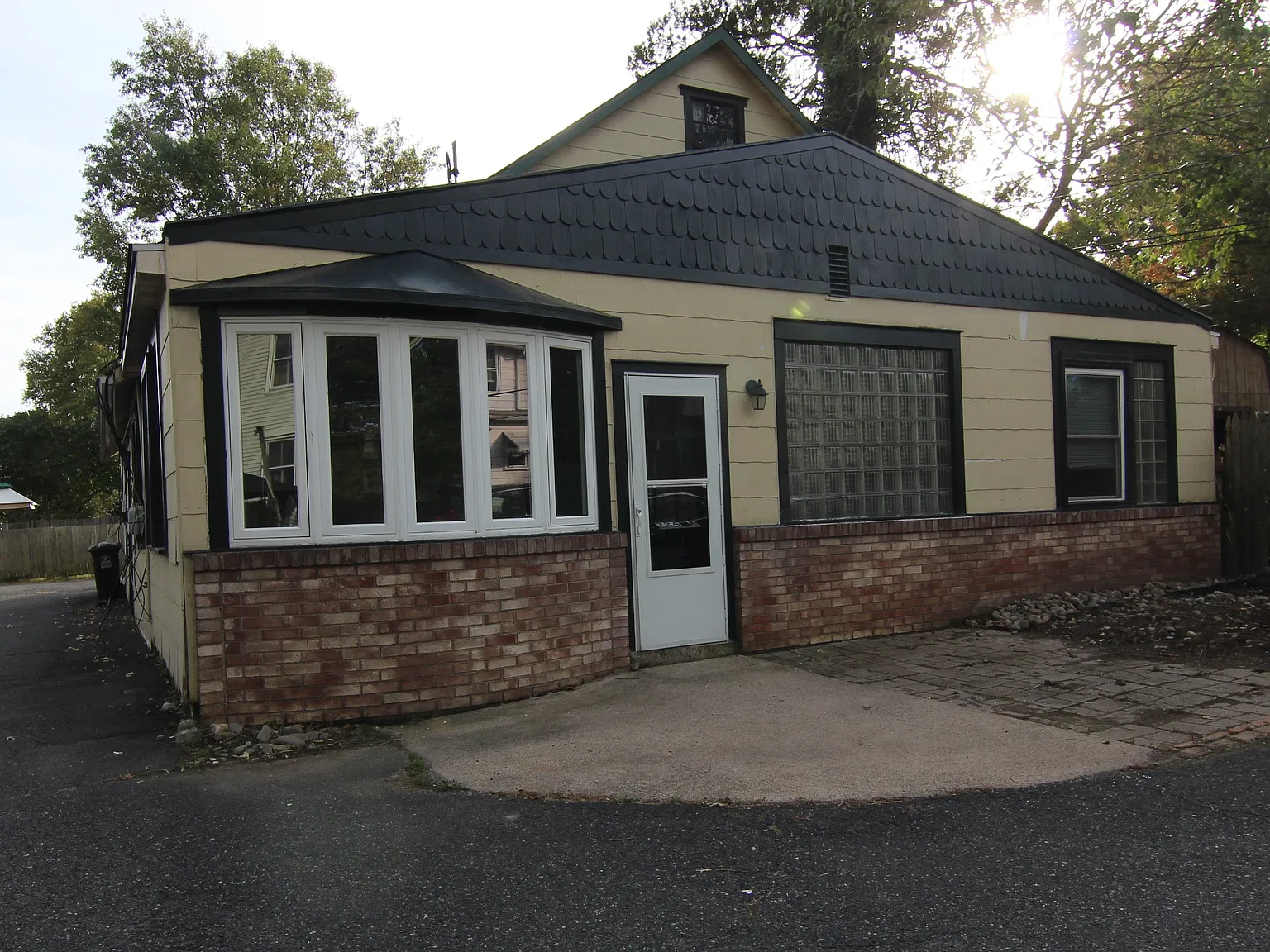 2 bed, 1650 sqft, $1,600 — Photo 1