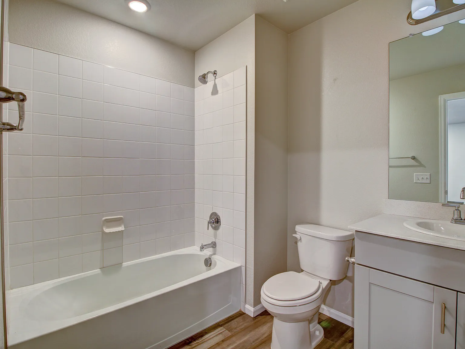 3 bed, 2.5 bath, 1682 sqft, $3,000 — Photo 1
