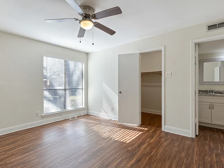 5750 Phoenix Dr #51 — Photo 6