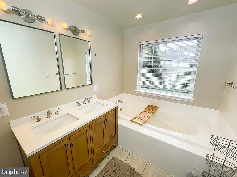 9707 Quiet Brook Ln — Photo 20