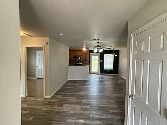 3rd image of 2209 SW Oxford Dr