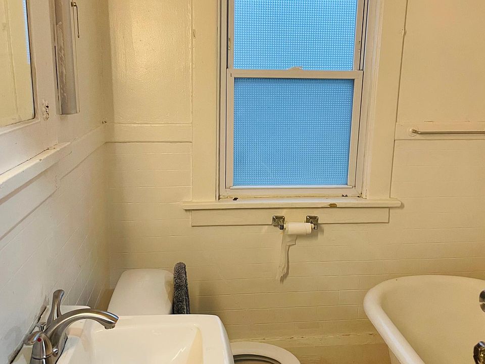 1st image of 15 Courtland Ave #2