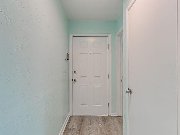 3rd image of 2316 S Mansfield St