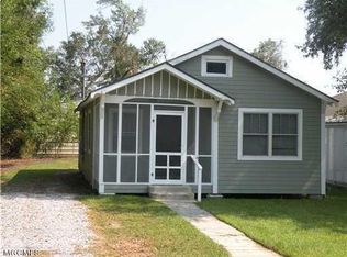 321 Demontluzin Ave, Bay Saint Louis, MS 39520