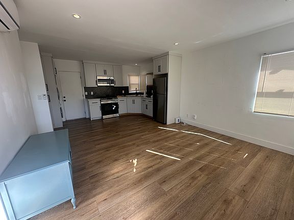 4th image of 4165 Illinois St
