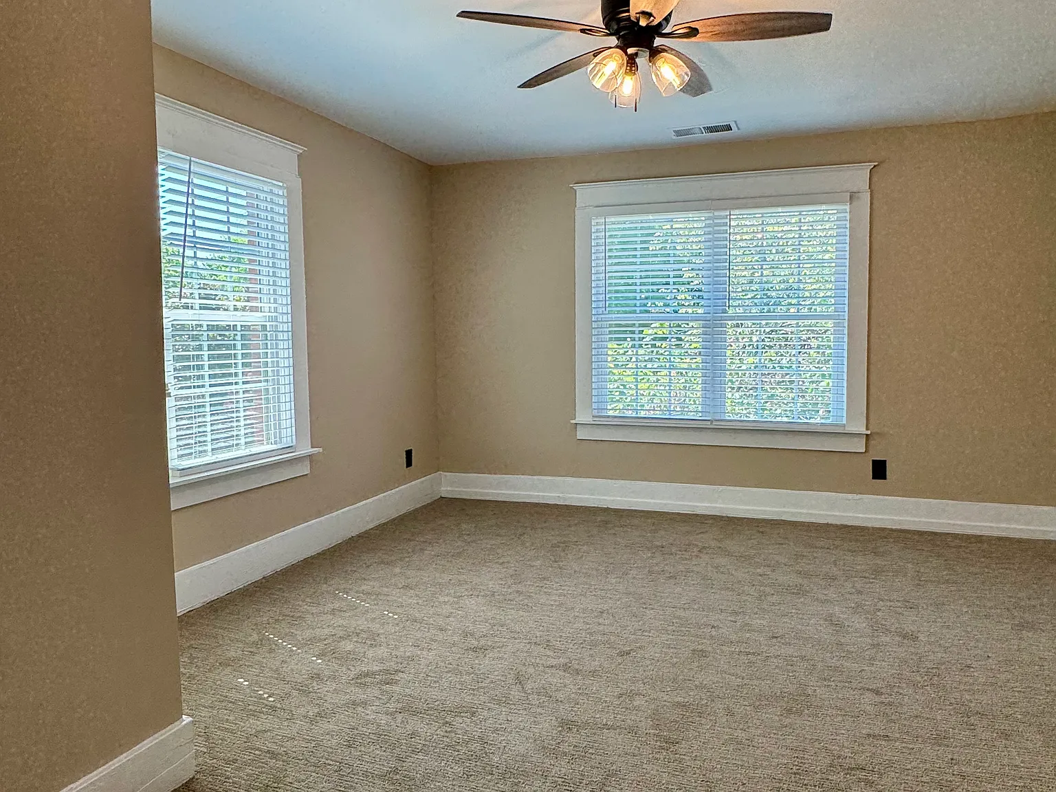 3 bed, 1400 sqft, $1,545 — Photo 4