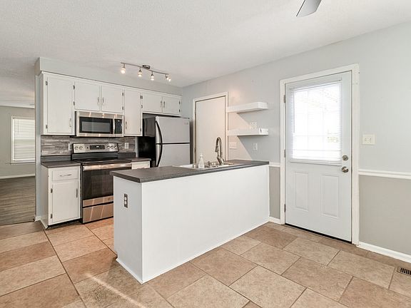 5th image of 1082 Tolliver Way