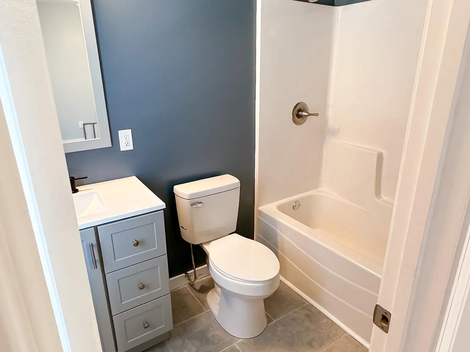 2 bed, 2.5 bath, 1200 sqft, $1,500 — Photo 3