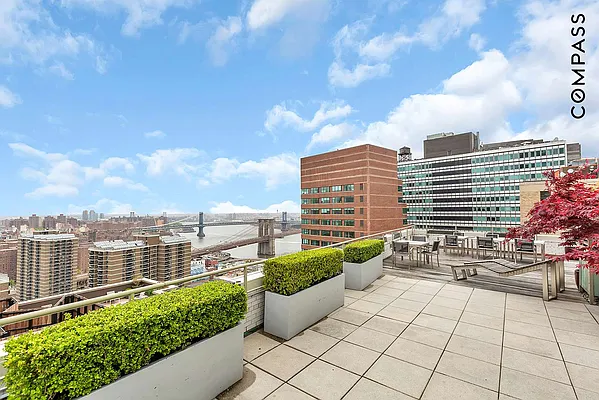 Sold by Compass | media 8