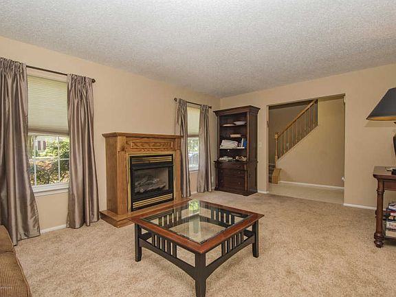 5th image of 2015 Longewood Ln