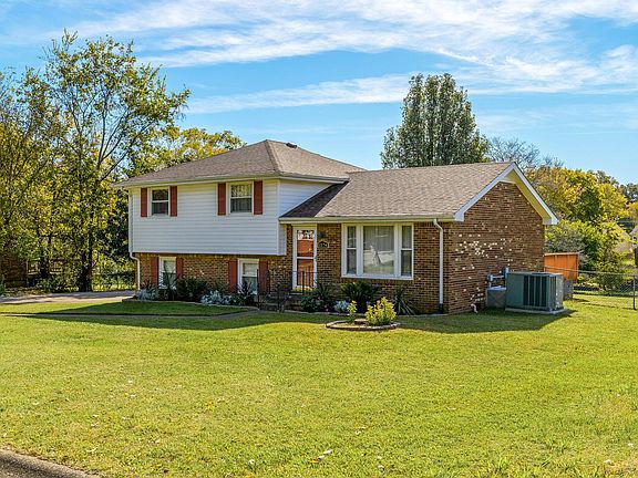 3rd image of 1574 Cherry Tree Dr