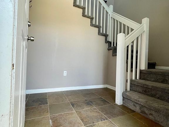 2nd image of 5403 Twin Oaks Dr