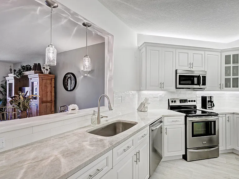 500 Uno Lago Dr #402 — Photo 8